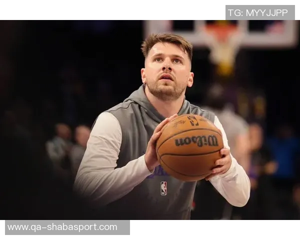 老詹如何适应新环境东契奇赞其经验丰富无可替代