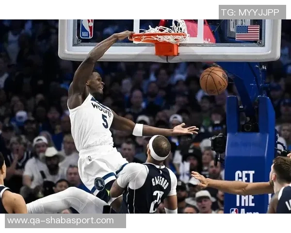 赛恩詹姆斯称赞克尼佩尔的球技与优势发挥能力展现团队合作精神