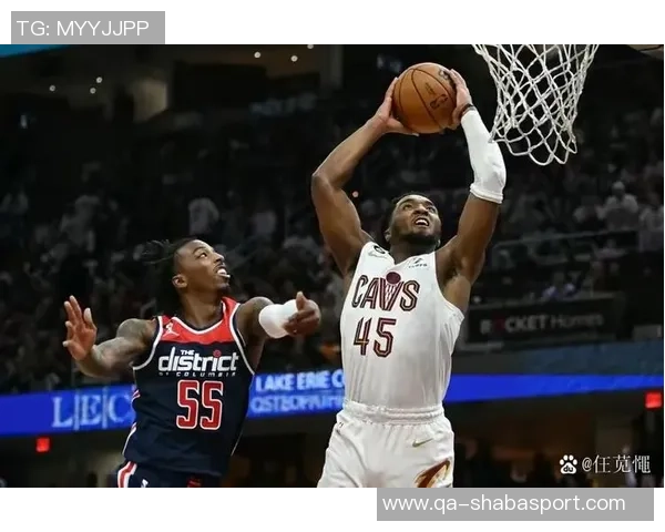 雄鹿首节火力全开狂砍40分小凯文波特与AJ格林联手助攻